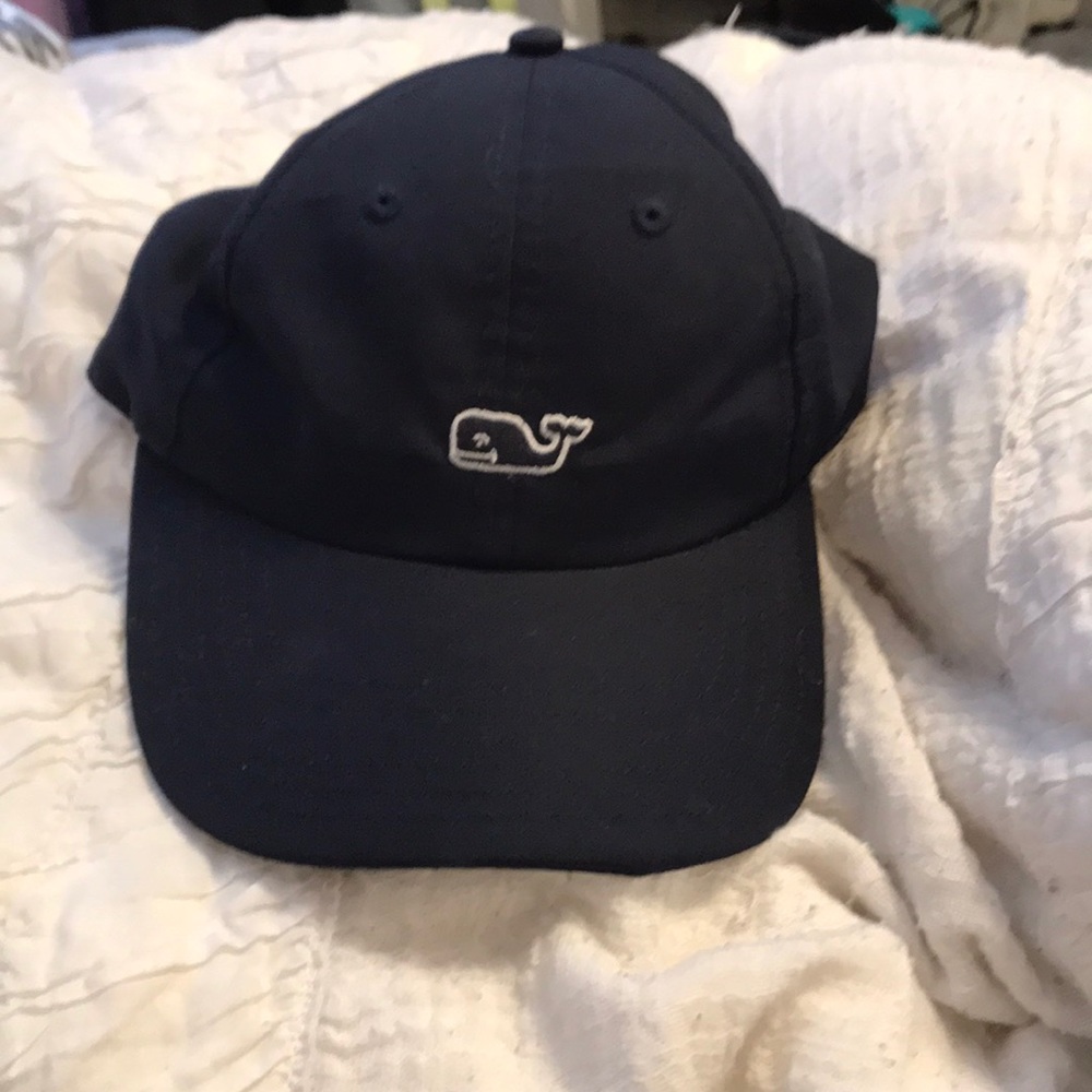 Vineyard vines athletic hat.